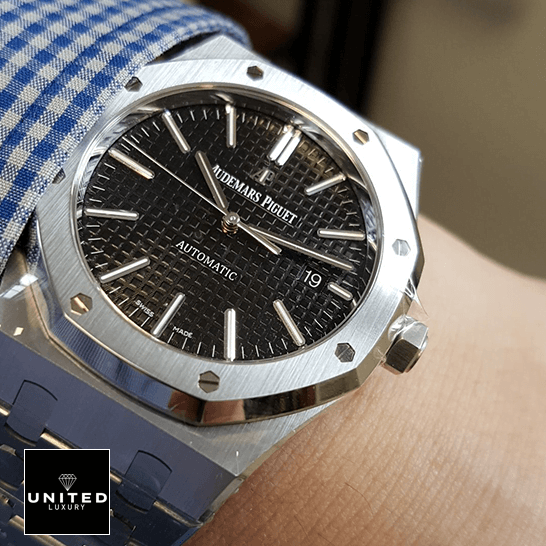 Audemars Piguet Black Dial 15400ST.OO_.1220ST  on the man wrist