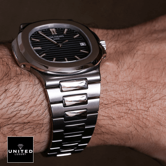 Patek-Philippe-5711-1A-010-hand