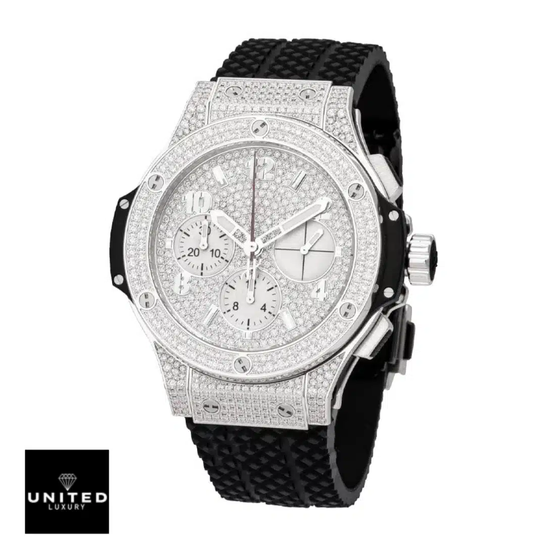 Hublot 301.CX.130.RX Diamond  bracelet is a black rubber
