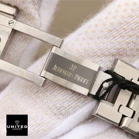 Audemars Piguet Royal Oak Chronograph 26320ST.OO.1220ST.01 3 Audemars Piguet Royal Oak Stainless Steel Bracelet opened steel clasp