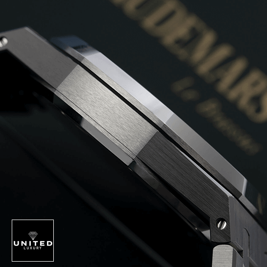 audemars-piguet-royal-oak-15500ST.OO_.1220ST.04-leftside