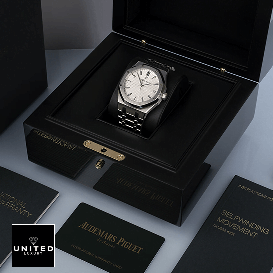 audemars-piguet-royal-oak-15500ST.OO_.1220ST.04-white