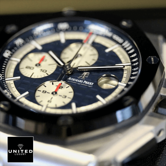 Royal Oak Offshore 2 AP Royal Oak Novelty Blue Dial close analog view