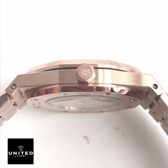 Audemars Piguet Rose Gold 15400OR.OO_.1220OR  white background