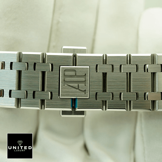 Audemars Piguet Royal Oak 15451ST.ZZ.1256ST.03 5 Audemars Piguet Royal Oak 15451ST Stainless Steel on the hand