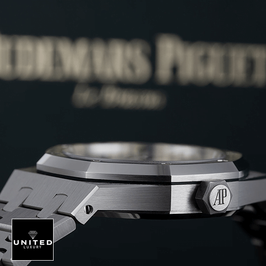 Audemars Piguet Royal Oak Selfwinding White Dial  side view