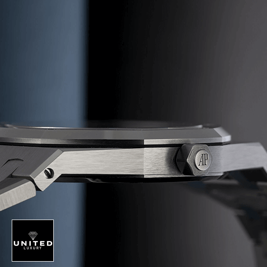 AP 15202 4 audemarspiguet-royaloak-15202ST.OO_.1240ST.01-rightside