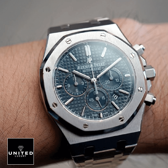audemarspiguet-royaloak-26320ST.OO_.1220ST.03-hand