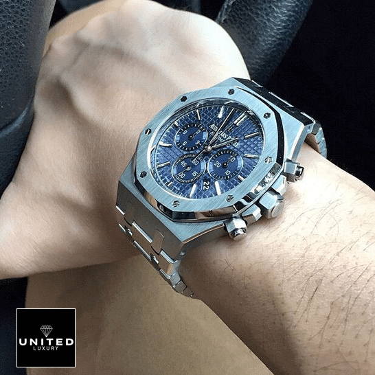 audemarspiguet royaloak 26320ST.OO .1220ST.03 wrist