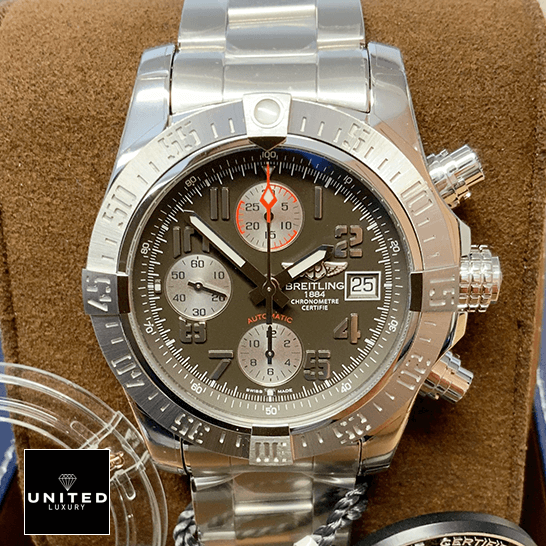 breitling-avenger-A1338111F564170A-front