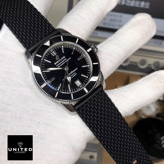 Superocean Heritage B20 Automatic 42 2 Breitling Superocean Automatic Black Bezel on the white glove hand