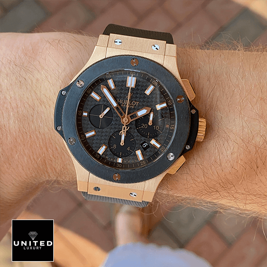 Hublot Geneve BigBang 2 Hublot Big Bang 301.PM_.1780.RXasda Gold Case Black Dial on the man wrist