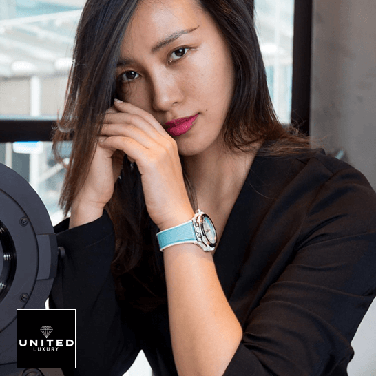 Hublot Big Bang Blue Rubber Bracelet 465_SE_6070_RW_CHM17  on the women wrist