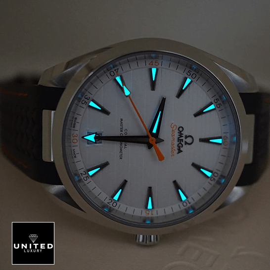 Omega Seamaster White Dial 220.12.41.21.02.002  dial phosphor