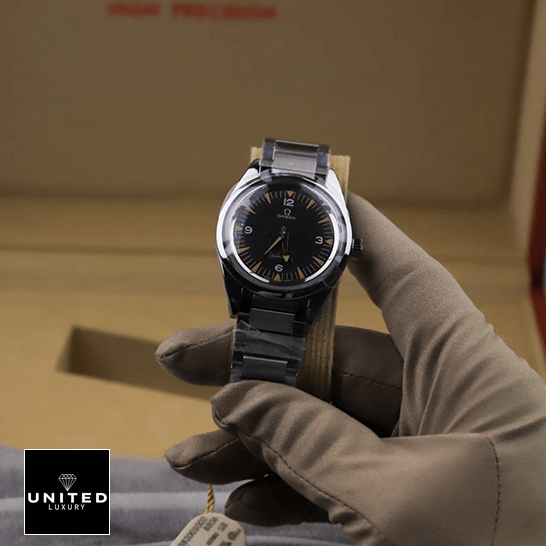 Omega Seamaster 220.10.38.20.01.002 Steel  on the hand