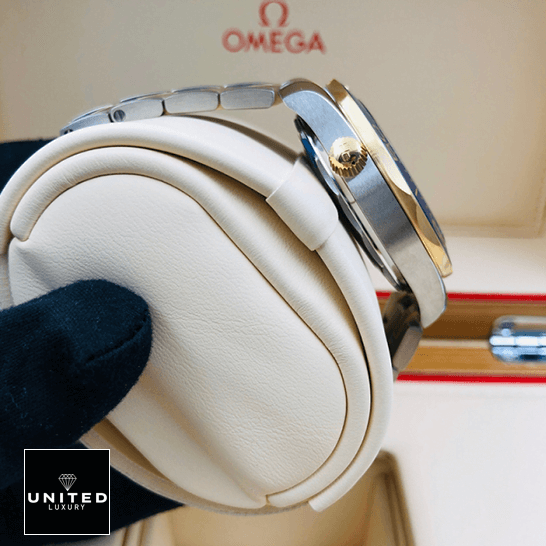 omega-seamaster-diver-300m-210.20.42.20.03.001-leftside