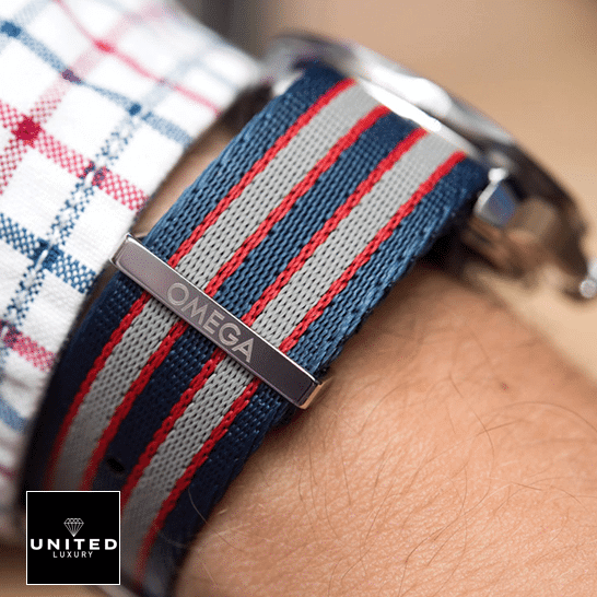 Omega Seamaster Diver 212.32.41.20.04.001 Buckle Red Blue Bracelet  on the wrist