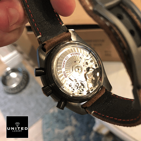 Omega Speedmaster Moonwatch 4 Omega Speedmaster 311.92.44.51 Leather Brown Bracelet mechanism view