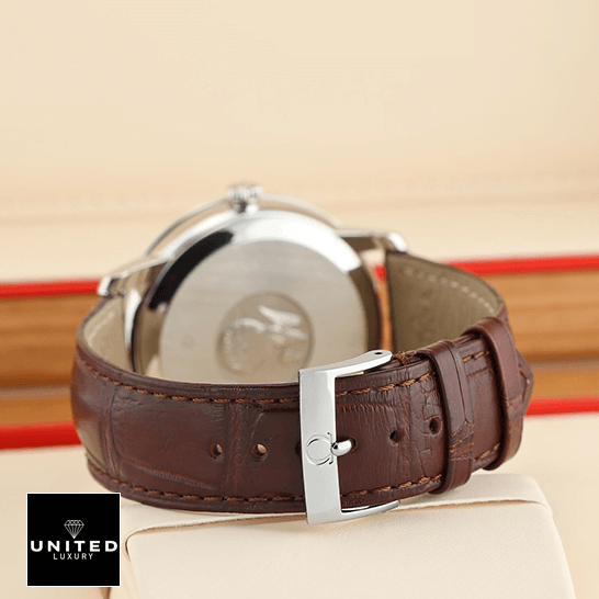 Omega De Ville Prestige 424_13_40_20_02_002 Leather  upside view