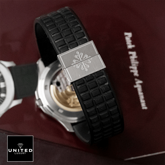 patek_philippe_aquanaut_black_dial_5065__back_unitedluxurynet