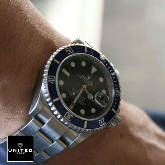 Rolex Submariner Date 16610 S.Steel Oyster Bracelet Black Dial  on his arm
