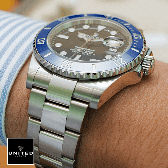 Rolex Submariner Date 16610 Blue Bezel Oyster  on his arm