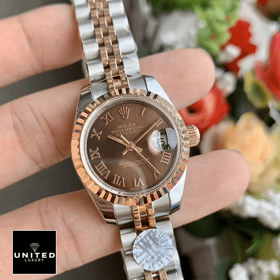 Rolex 276271 Datejust Roman Everose Gold  flowers background