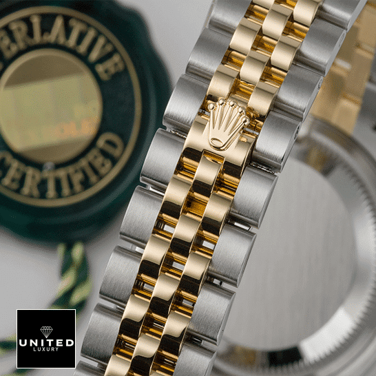 Rolex Lady-Datejust 279173-0019 Jubilee Bracelet on the Rolex logo 