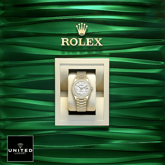 Rolex Datejust Diamond Gold 178288-0001  Green Wave Background